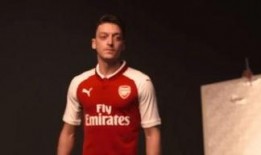 厄齐尔最新爆料图片,揭秘足球场上的不为人知故事